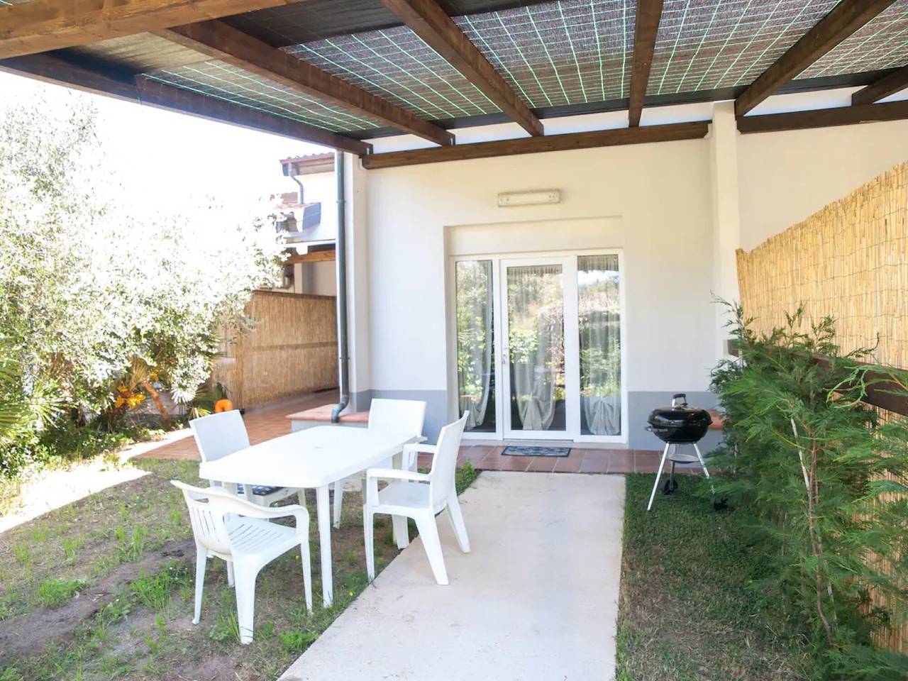 Farmhouse 'Trilocale Vicino Al Mare' with Private Garden, Wi-Fi and Air Conditioning in Piombino, Etruscan Coast
