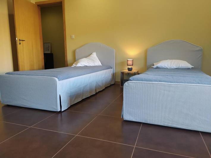 Location de vacances pour 7 personnes, avec vue ainsi que jardin et piscine, animaux acceptés dans Mogadouro - 3