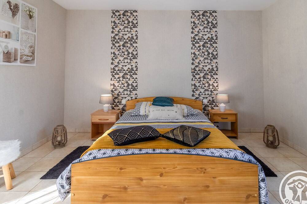 Gîte de charme 4 pers avec spa privatif, terrasse, et équipements complets au cœur d'un village viticole in Nueil-sur-Layon, Vallée de la Loire