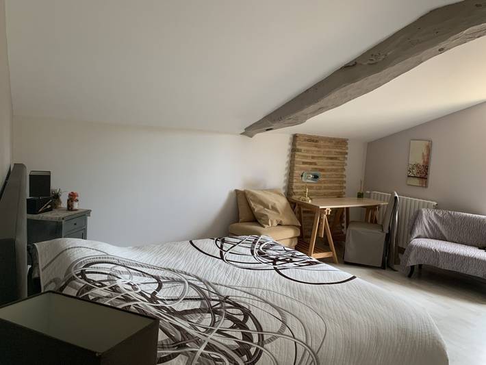 Chambre d’hôte pour 6 personnes, avec piscine ainsi que vue sur le lac et jardin dans le Lot-et-Garonne - 2