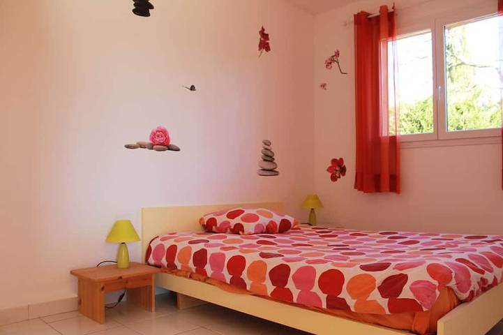 Gîte pour 3 personnes, avec jardin et terrasse à Lioux - 4