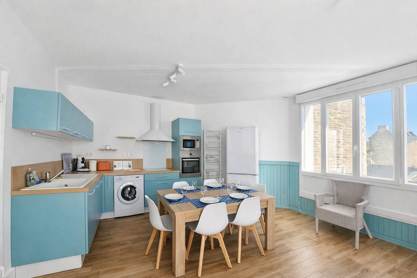 Appartement entier, Appartement « Lumineux Proche Mer » avec Wi-Fi in Saint-Guénolé, Penmarch