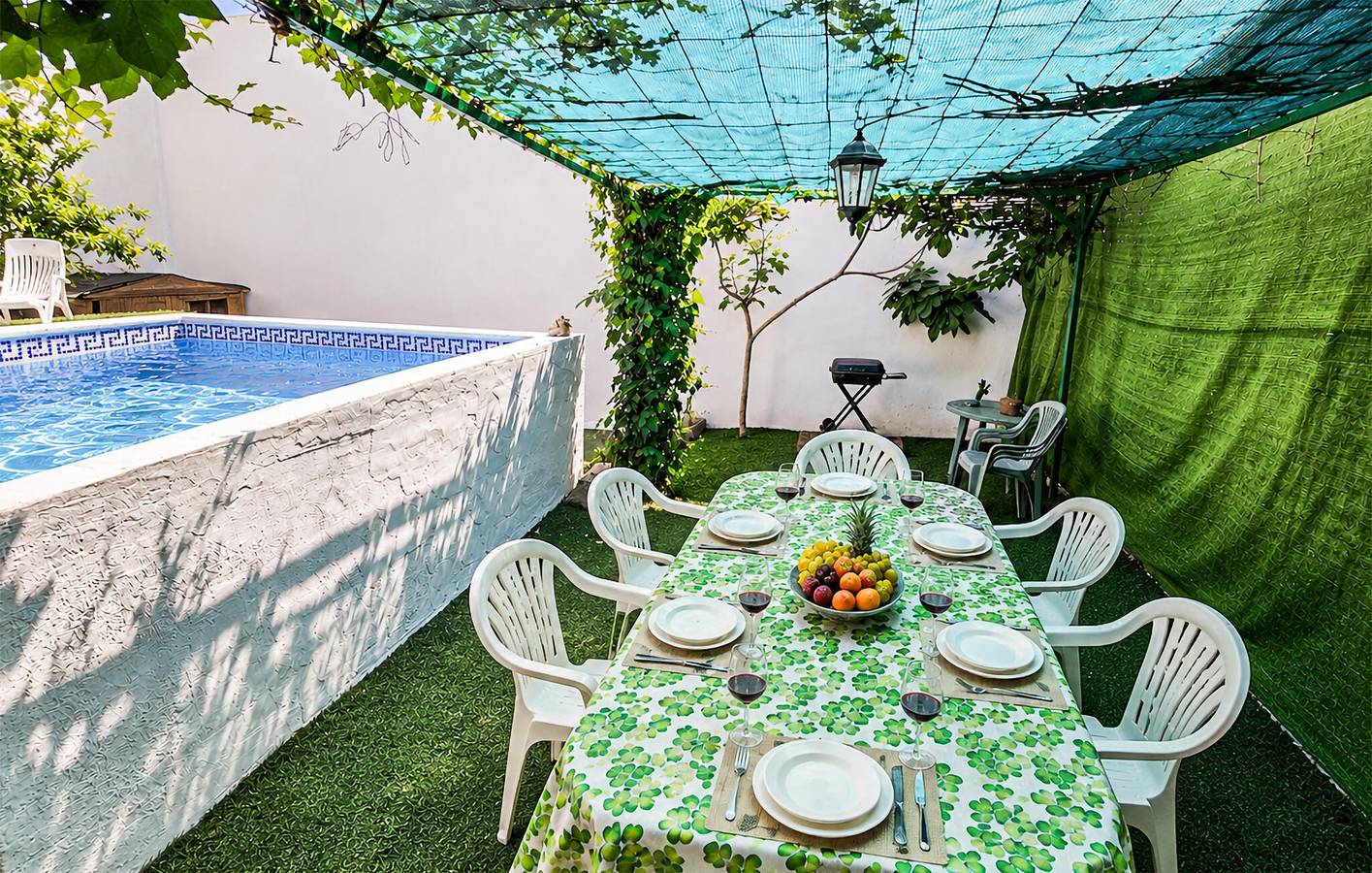 Encantador apartamento de 2 dormitorios con piscina, wifi, cerca del centro de la ciudad y de los restaurantes in Prado del Rey, Pueblos Blancos