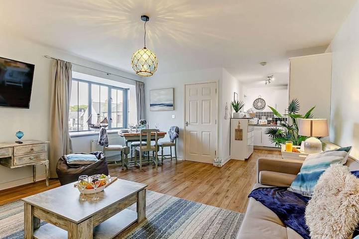 Holiday rental for 6 people, with garden and hot tub in St Austell