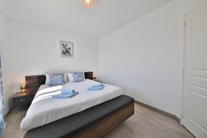 Location de vacances pour 6 personnes, avec Terrasse ainsi que Jardin et Vue à Mâcon - 4
