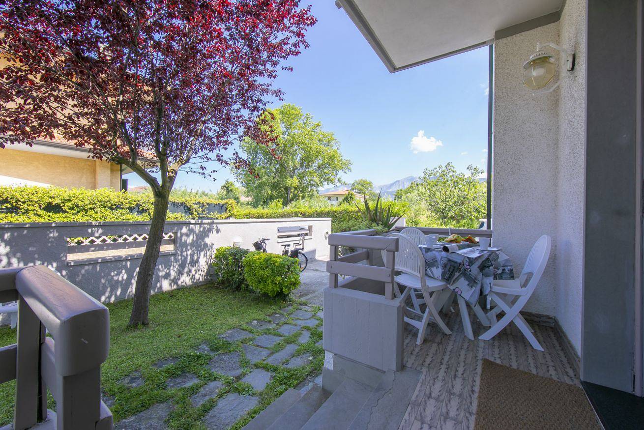 Ganze Wohnung, Ferienwohnung für 5 Personen mit Balkon/Terrasse in Marina di Massa, Massa