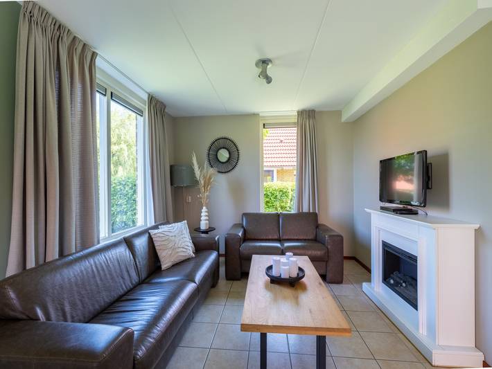 Ferienhaus für 8 Personen, mit Terrasse und Garten sowie Pool in Andijk