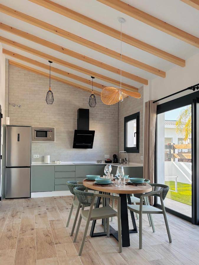 Chalet para 6 personas, con piscina además de vistas y jardín, Se admiten mascotas en Costa Noroeste - 3