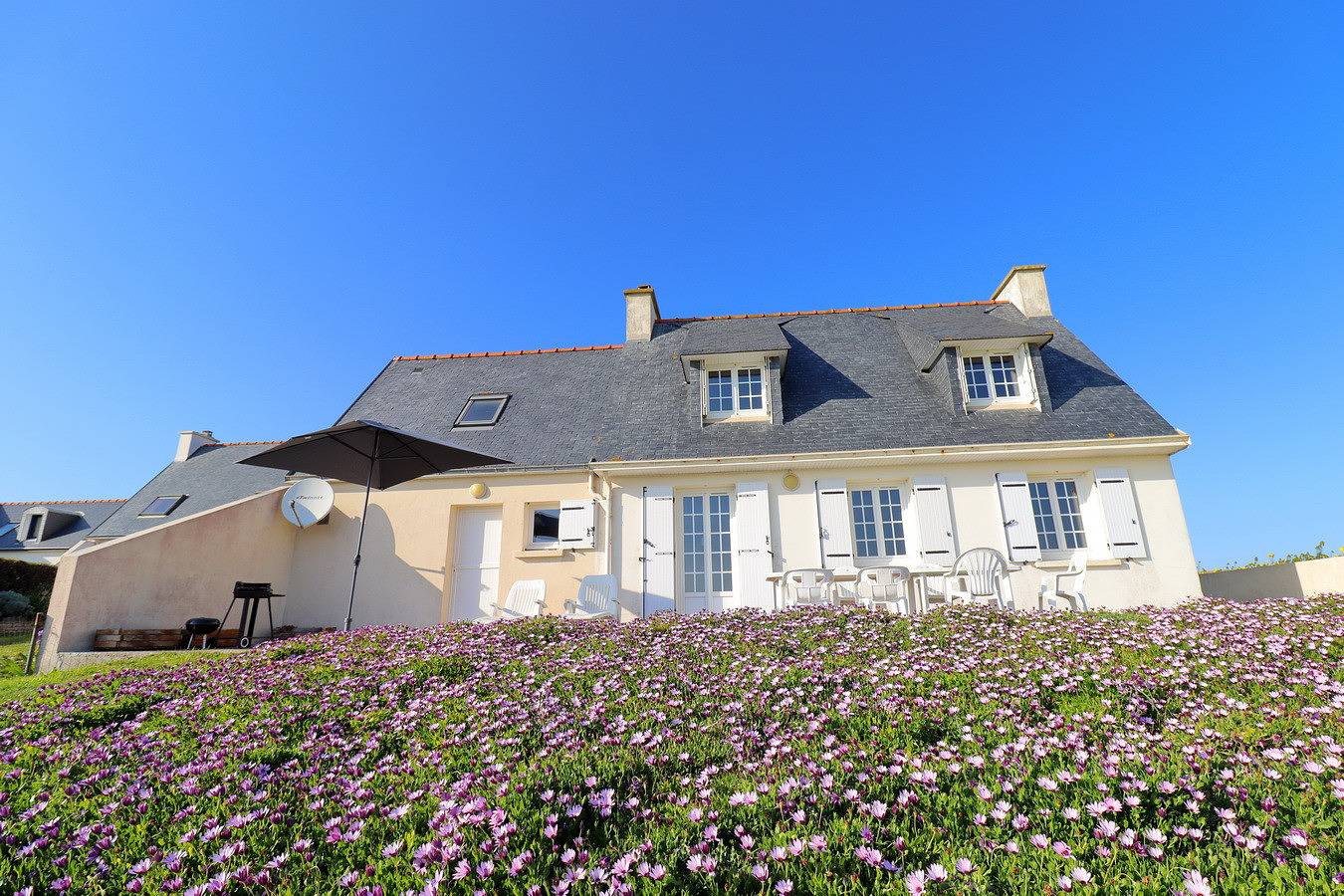 Maison de vacances pour 4 personnes avec terrasse in Plozévet, Région de Quimper