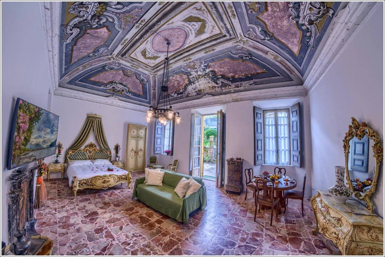 Villa Vinicia, pool, jacuzzi, airco in Domaso, Comer See