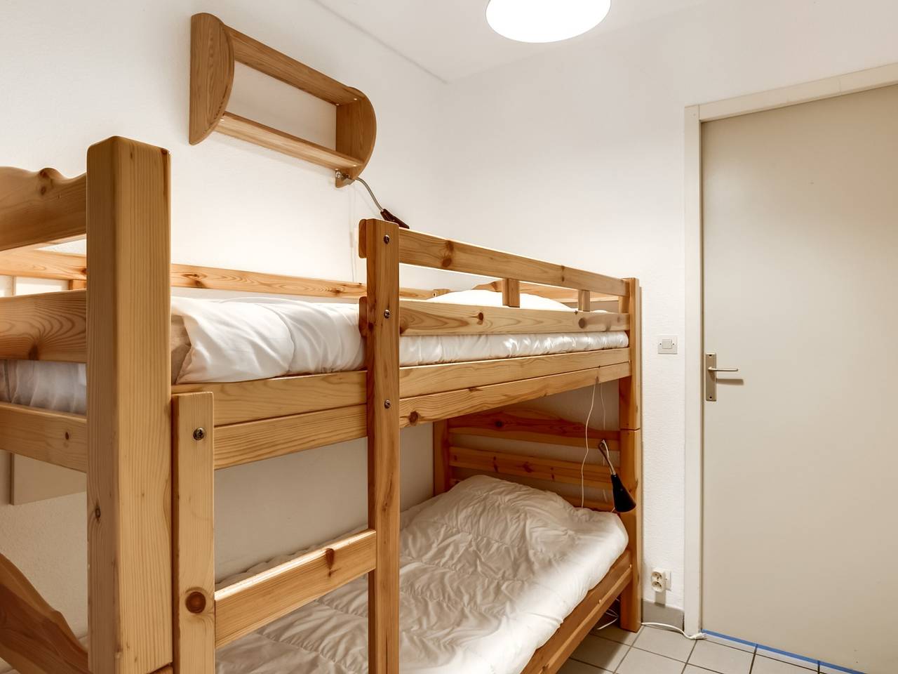 Entire apartment, Charming T2 Cabin Apartment in Biscarrosse, Near Beach, Sleeps 4 in Biscarrosse Plage, Biscarrosse