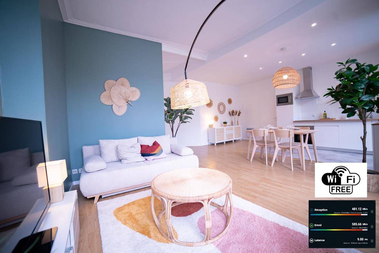 Appartement entier, La Vue Royale - Face château - Centre-ville - 4 personnes in Pau, Béarn