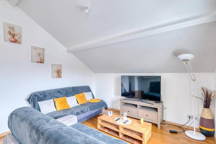 Gîte pour 6 personnes, avec Balcon ainsi que Terrasse et Vue à Lagnieu - 3