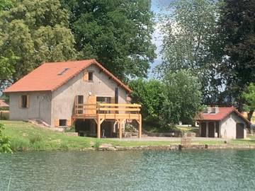 Gîte pour 9 personnes, avec terrasse et vue, animaux acceptés à Roye
