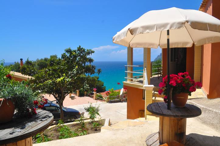 Geheel appartement, Vakantieappartement voor 2 personen met uitzicht op zee in Corfu