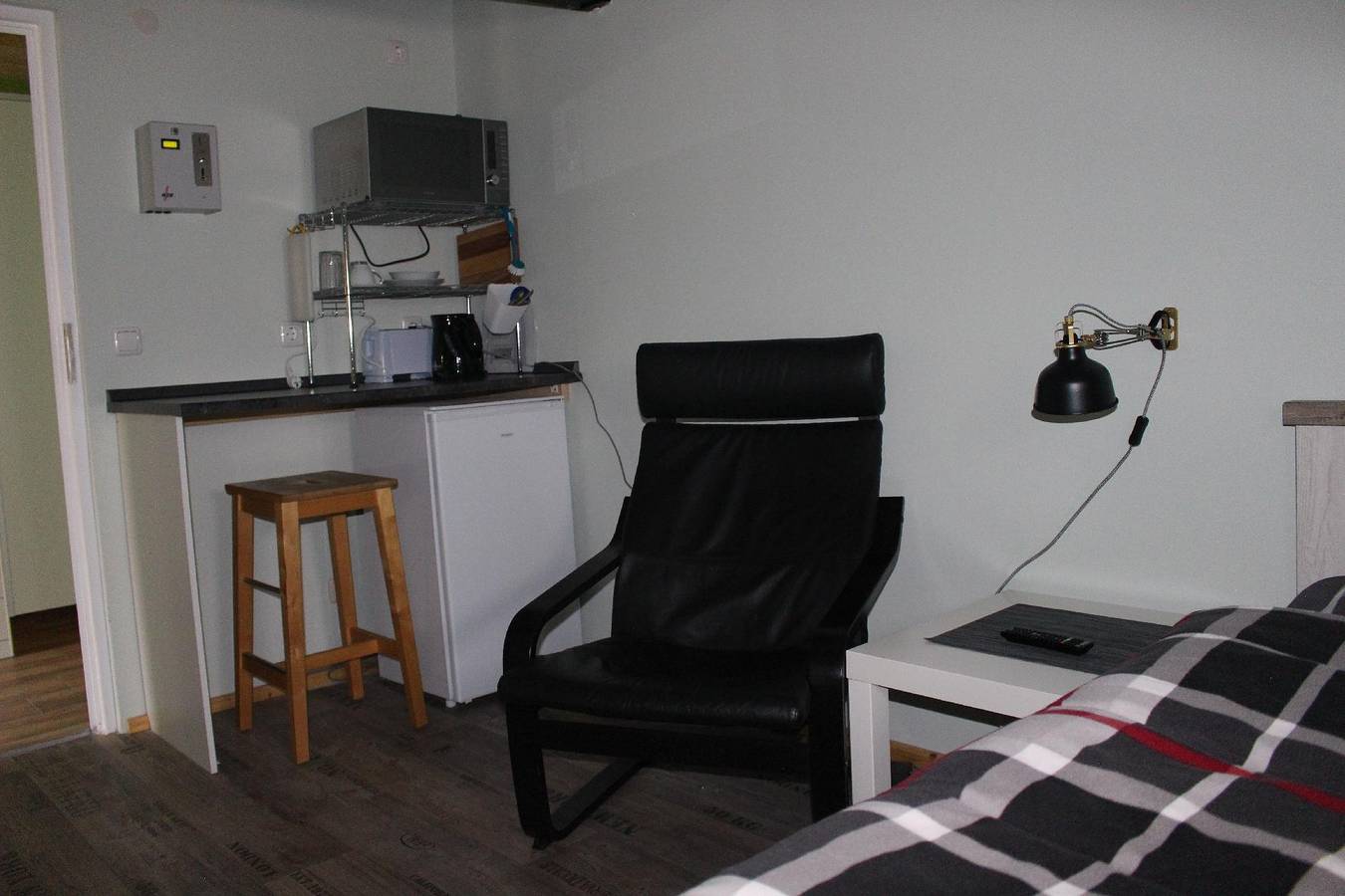 Flat with 4 reasonably priced single rooms for craftsmen and fitters in the south of Hamburg in Toppenstedt, Nordheide
