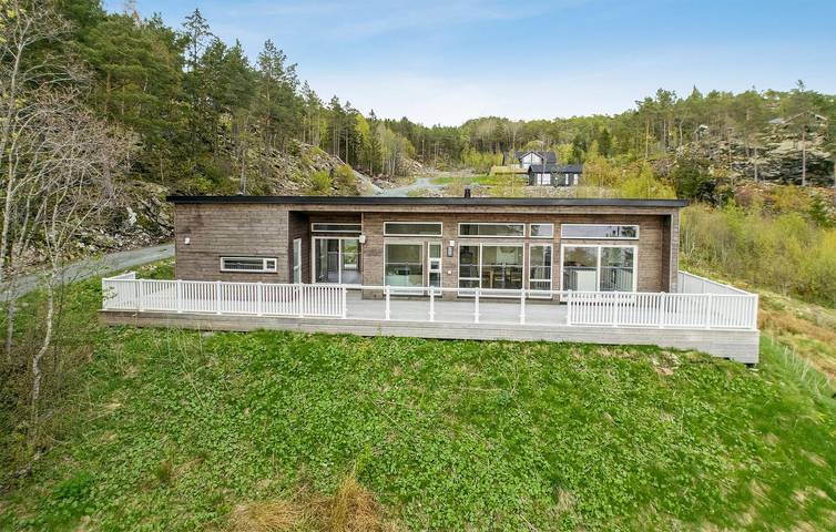 Ferienhaus für 8 Personen mit Garten in Levanger