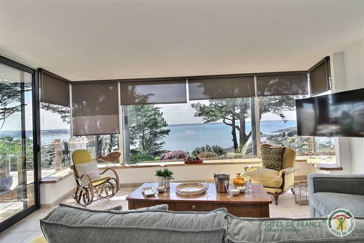 Gîte pour 12 personnes, avec jacuzzi et sauna ainsi que terrasse et jardin, animaux acceptés à Trébeurden - 2