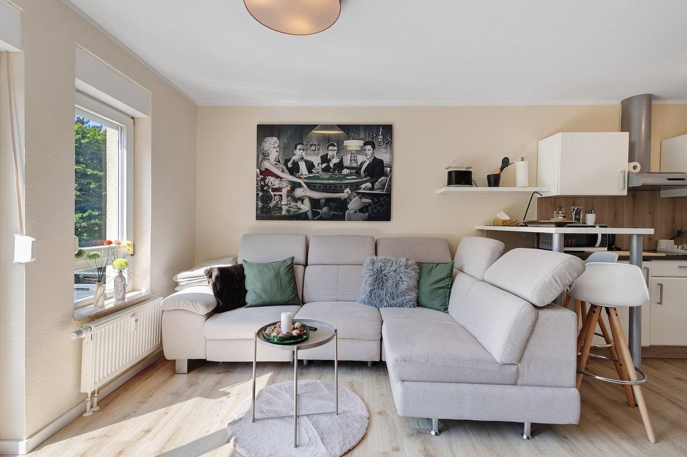Ganzes Studio, Ferienwohnung 'City Apartment' mit Balkon und Wi-Fi in Frankenalb