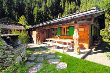 Ferienhaus für 10 Personen, mit Sauna und Terrasse sowie Whirlpool in Vorarlberg