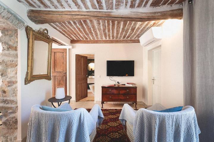 Chambre d’hôte pour 2 personnes, avec vue ainsi que jardin et piscine à Sanary-sur-Mer - 3