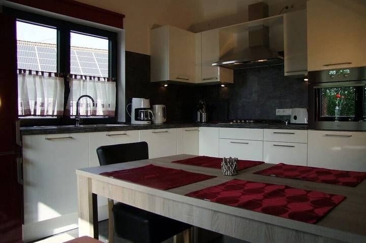 Ferienhaus für 3 Personen, mit Terrasse und Garten in Breitscheid