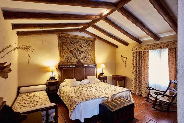 Casa de vacaciones para 10 personas, con vistas además de jardín y piscina, Se admiten mascotas en Tierra de Barros - 2