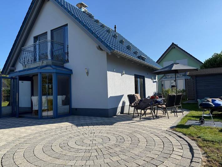 Ferienhaus für 6 Personen, mit Seeblick und Garten sowie Terrasse, kinderfreundlich in Göhren-Lebbin - 2