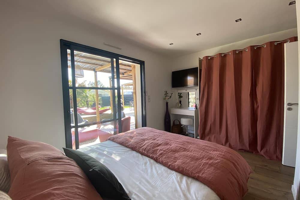 Villa Meli with the ocean, Lacanau and the Bassin d'Arcachon just 10 minutes away in Le Porge, Lesparre-Médoc region