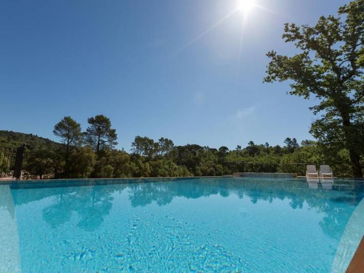 Gîte pour 2 personnes, avec jardin et piscine à Signes - 4