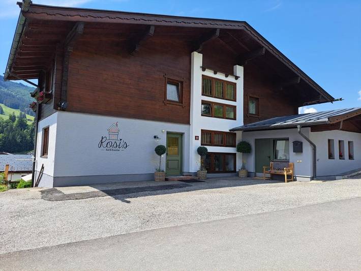 BnB für 2 Personen, mit Balkon und Terrasse sowie Garten und Ausblick in Maria Alm