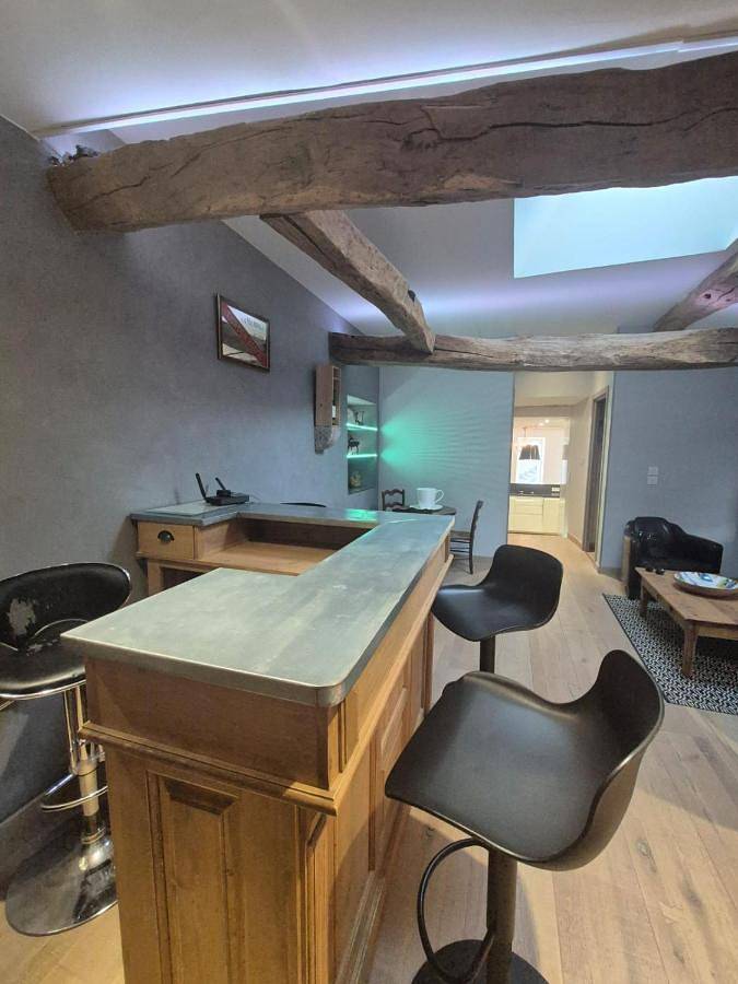 Gîte pour 2 personnes, avec vue et jardin à L'Abergement-de-Varey - 3