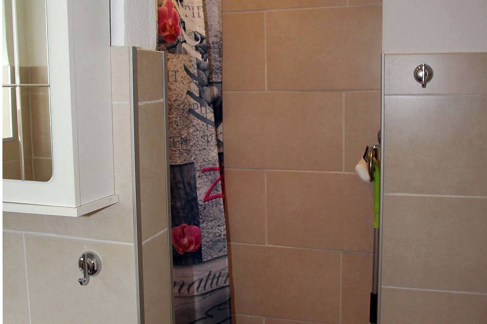 Ganze Wohnung, Gemütliche ruhige Ferienwohnung mit phantastischer Aussicht in Beckingen, Saargau