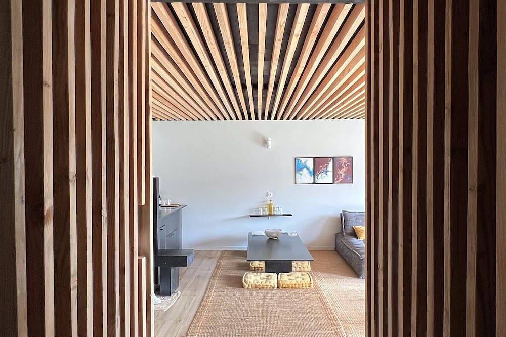 Maison avec Spa et sauna dans les pierres dorées. Vue imprenable sur le château. in Jarnioux, Beaujolais