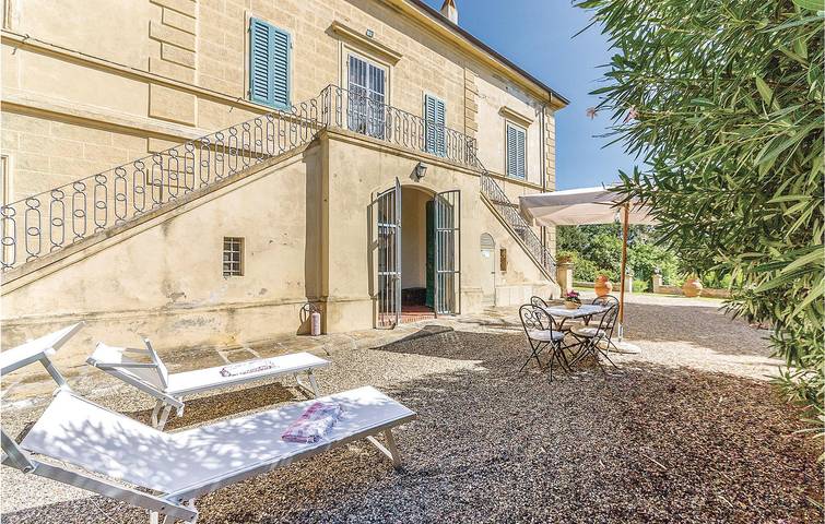 Apartamento vacacional entero, Apartamento en planta baja con WiFi, aparcamiento y atracciones cercanas in Rosignano Solvay, Rosignano Marittimo