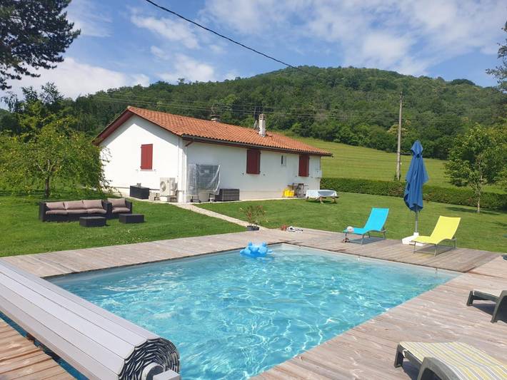 Gîte pour 6 personnes, avec terrasse ainsi que jardin et piscine, animaux acceptés en Pyrénées-Atlantiques - 3