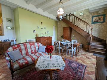 Gîte pour 4 personnes, avec terrasse ainsi que jardin et piscine en Charente