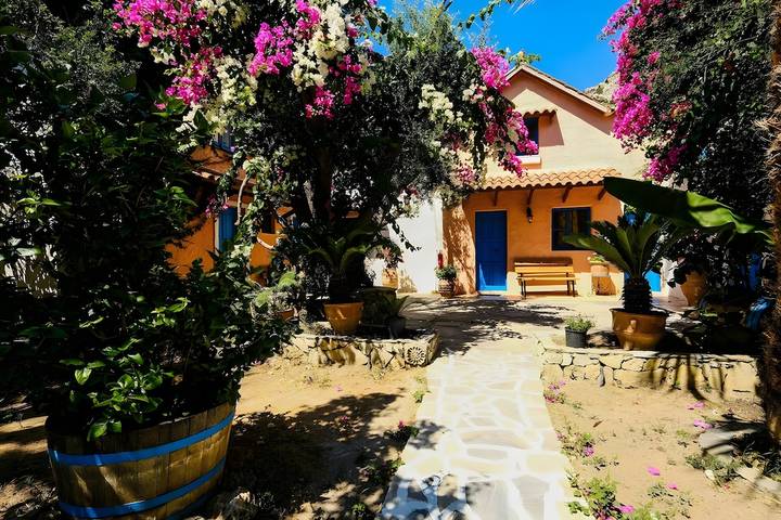 Cottage for 2 people, with balcony and garden in Greece
