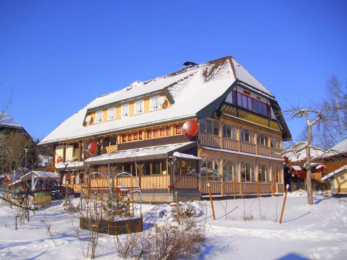 Ferienwohnung für 5 Personen, mit Balkon und Terrasse sowie Garten und Ausblick in Bernau im Schwarzwald