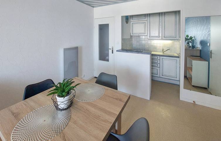 Appartement de vacances entier, Appartement familial avec vue sur la mer et parking in Saint-Gilles-Croix-de-Vie, Vallée de la Loire