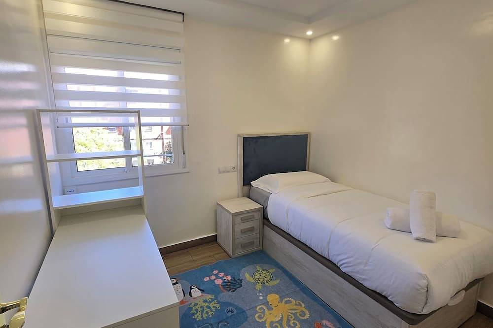 Entire apartment, Modern Whole Lodging, Barcelona Terrassa in Terrassa, Barcelona Inland