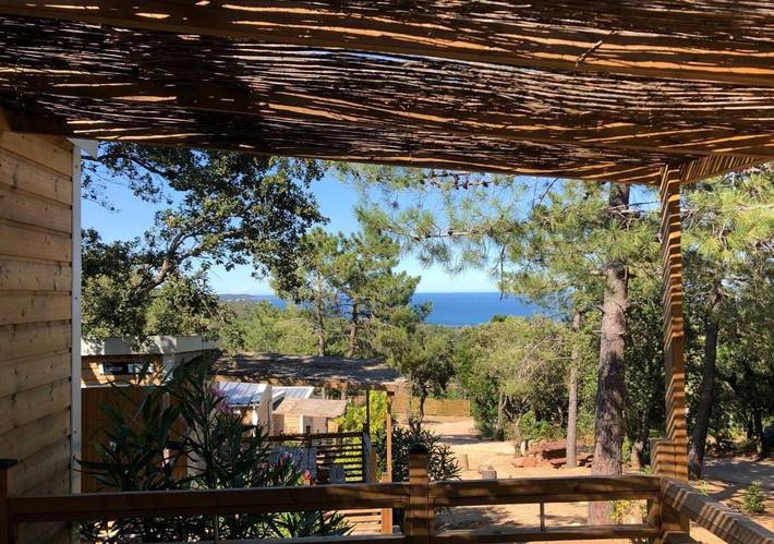 Camping pour 6 personnes, avec terrasse ainsi que piscine et vue à Porto-Vecchio - 2