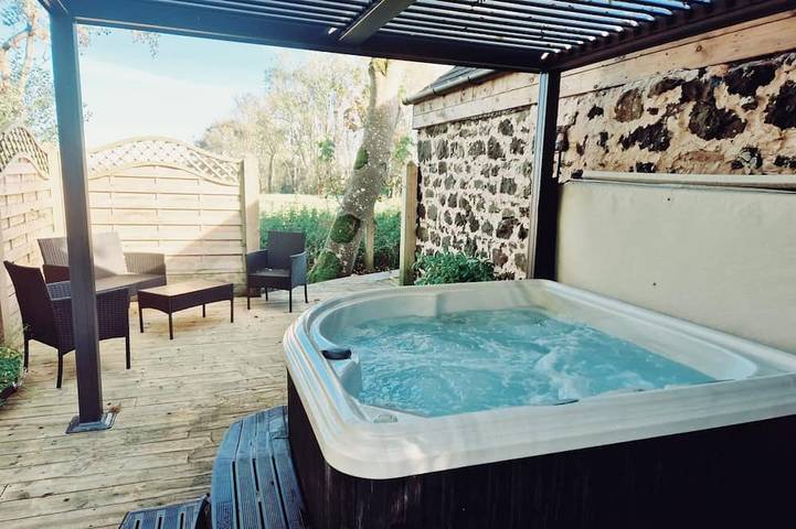 Cottage für 2 Personen, mit Garten und Terrasse sowie Whirlpool - 1