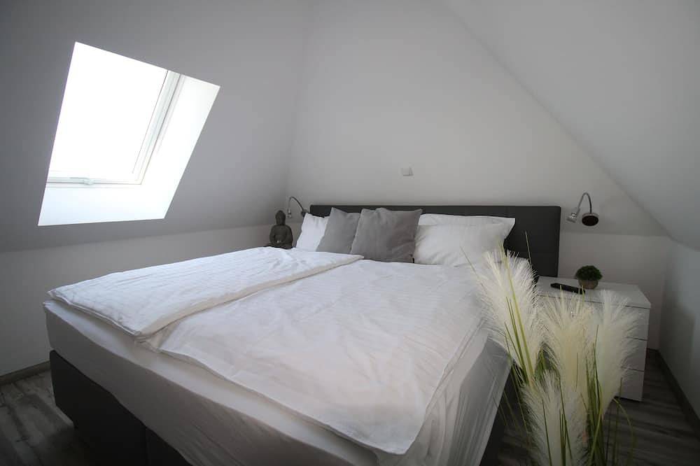 Haus Seeblick Comfort mit Kamin, Außen-Whirlpool, Sauna und eingezäunten Garten in Göhren-Lebbin, Fleesensee