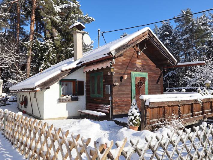 Uriges Chalet in Waldnähe Mieminger Plateau in Mieming, Bezirk Imst