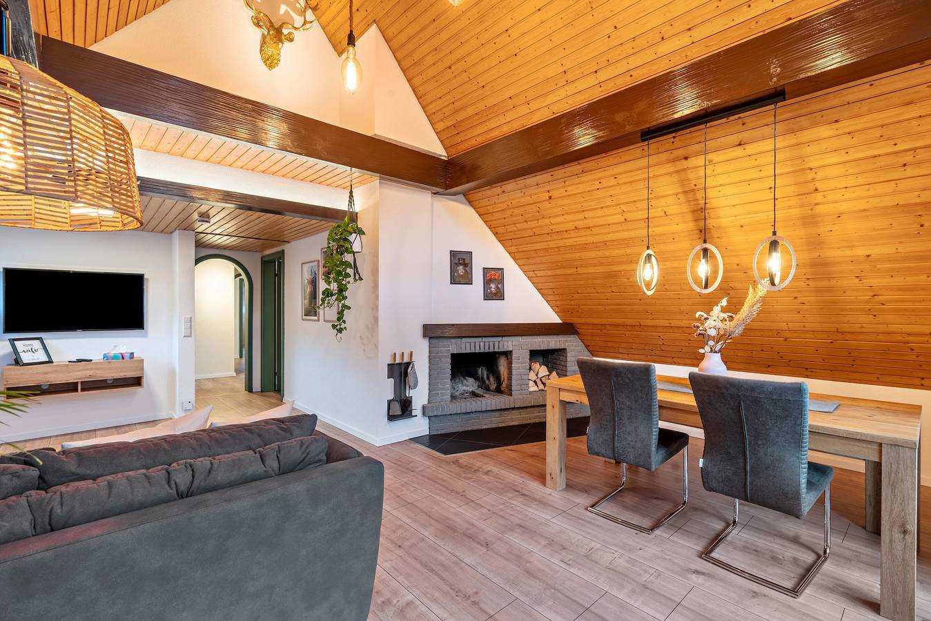 Appartement entier, Appartement "Goldener Hirsch" avec vue sur les montagnes, balcon et Wi-Fi in Lahr, Forêt-Noire centrale