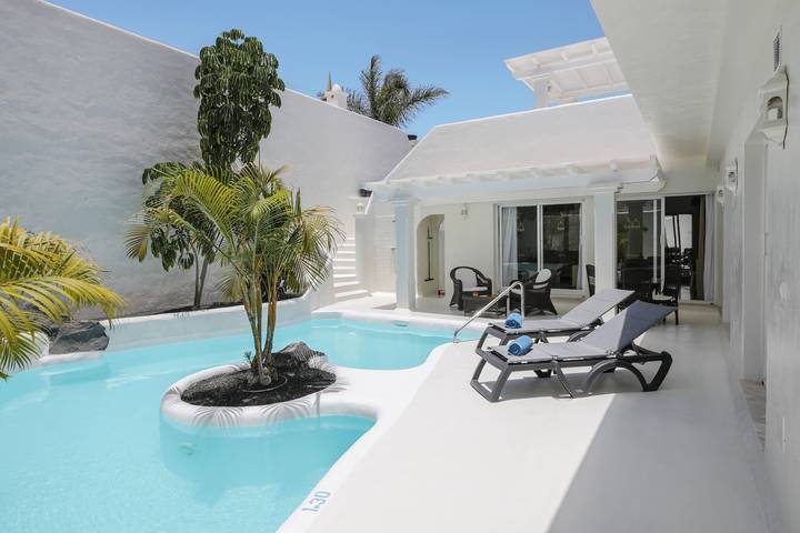 Beautiful Vacation Home “Privè Royal Villa” Close to the Sea with Pool in Fuerteventura