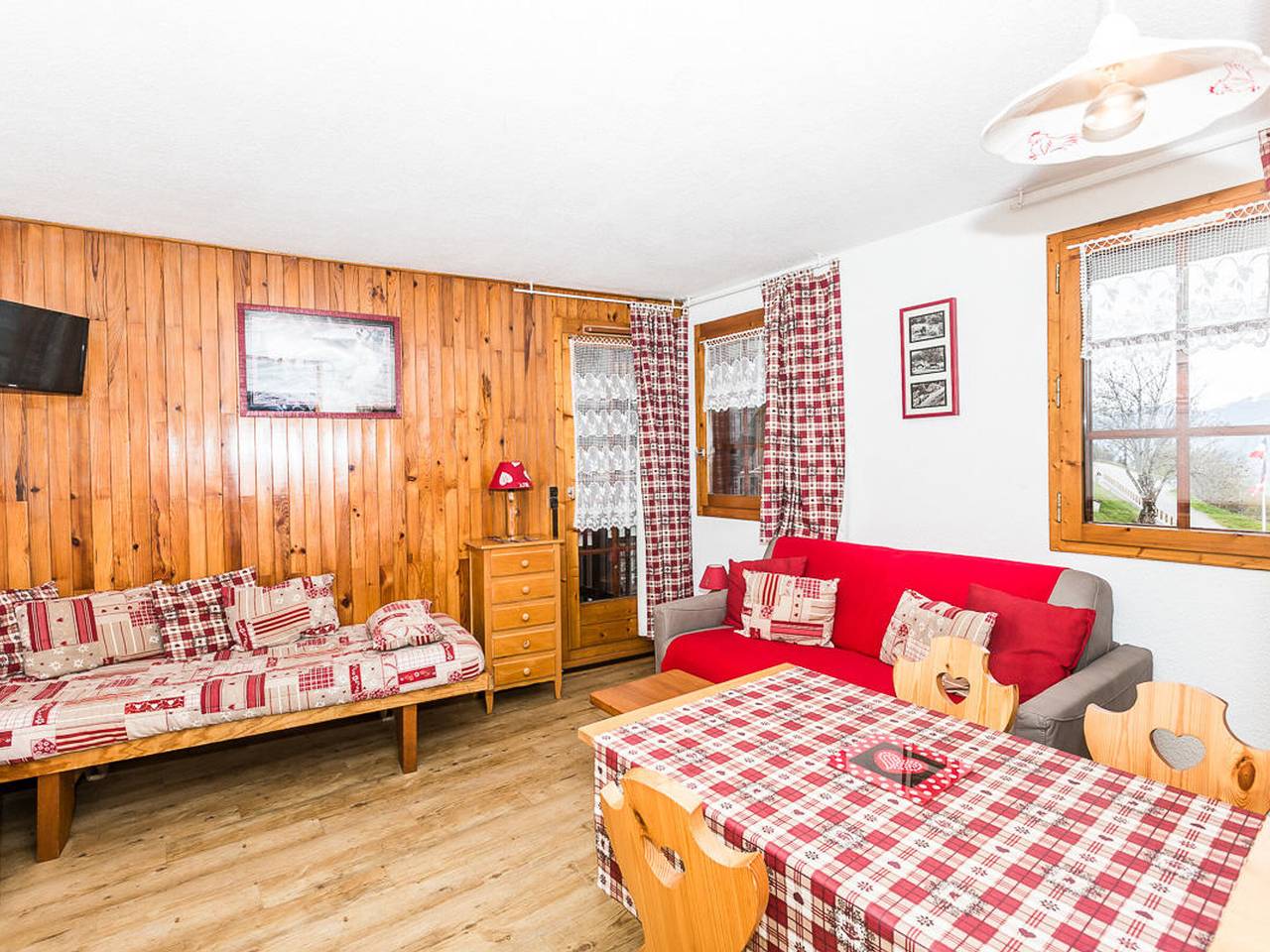 Studio entier, Studio rénové 3 pers, balcon sud, au pied des commerces et près des pistes in Bellentre, La Plagne-Tarentaise
