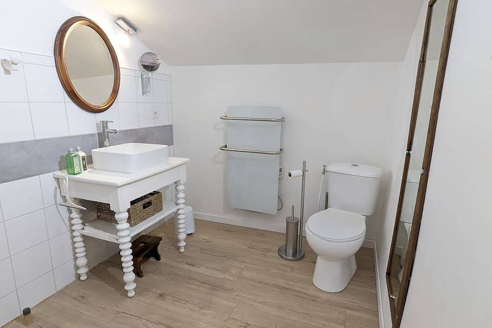 Vacation rental lakes, vineyards and mountains area in Massignieu-de-Rives, Belley