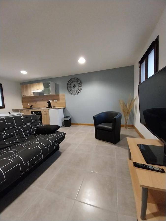 Gîte pour 4 personnes, avec terrasse et vue à Théza - 3